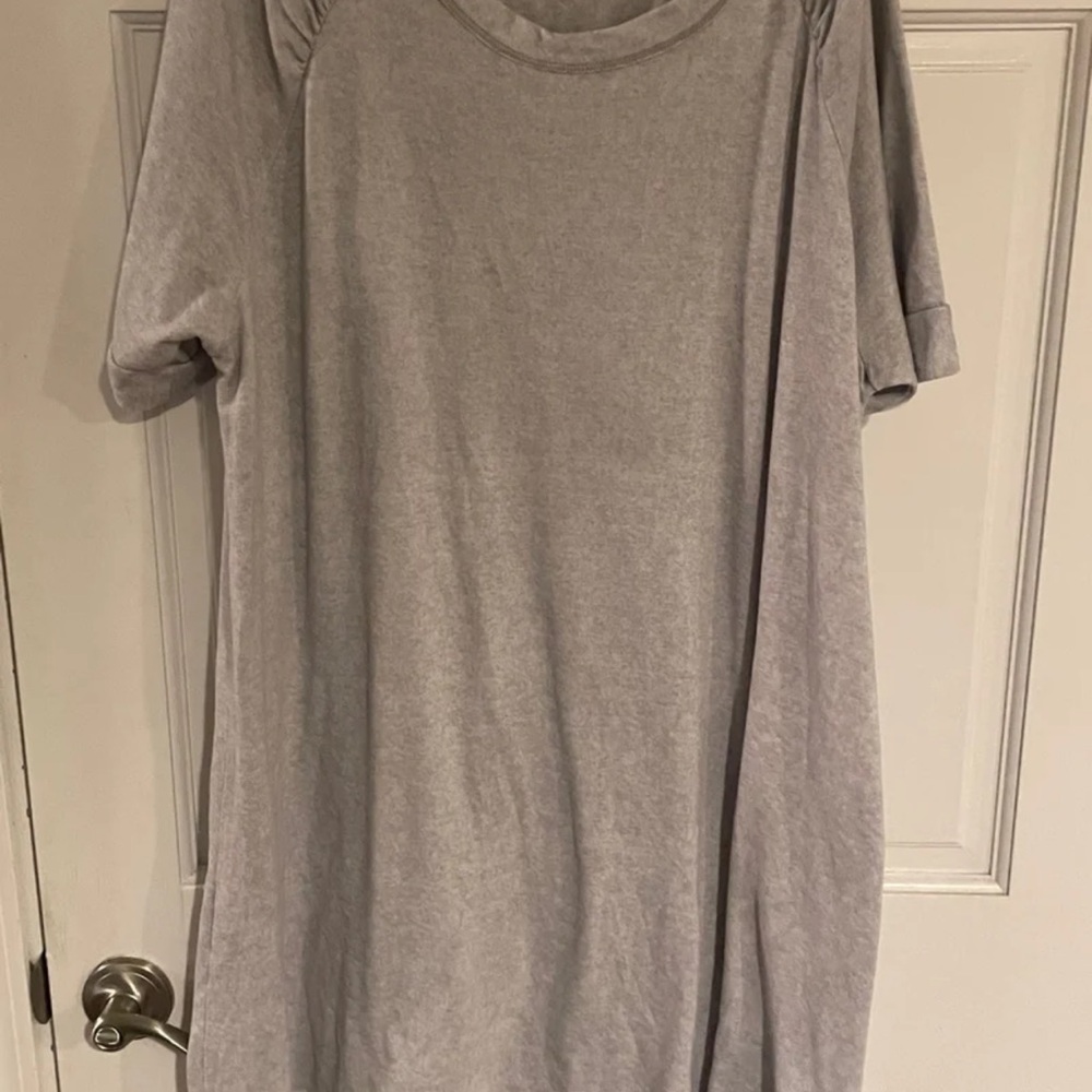 Ellen Tracy Gray Top